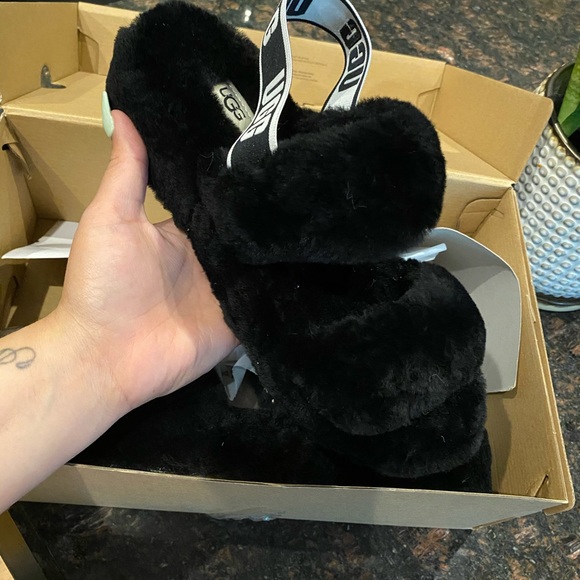 Ugg slides - Picture 4 of 4